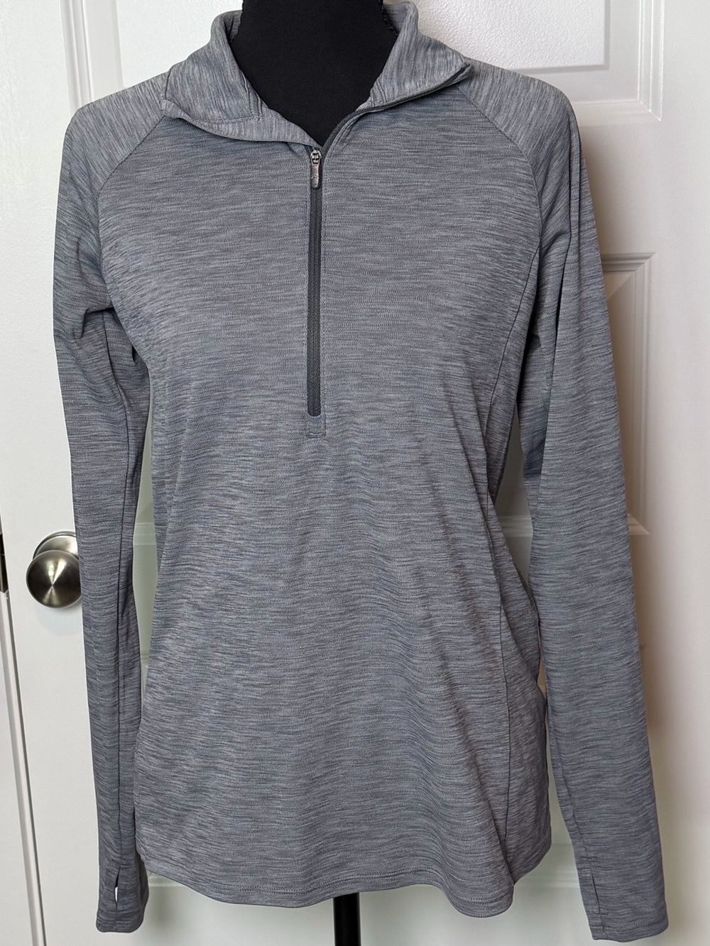 Under Armour Women’s Gray Tech Twist ¼ Zip Pullover Size Medium
